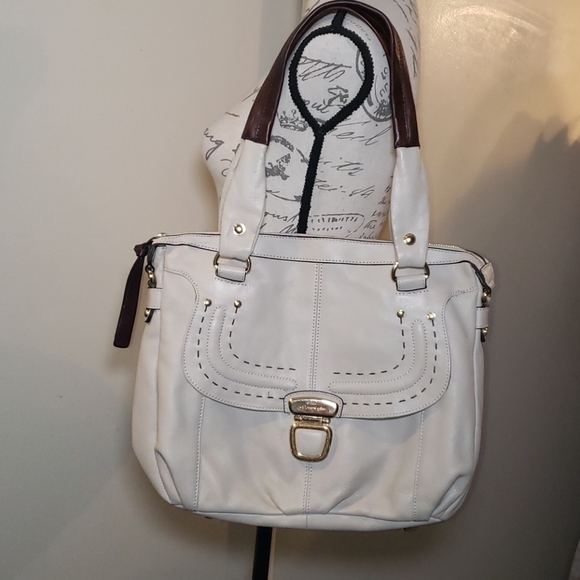 B. Makowsky genuine leather shoulder bag. - Picture 4 of 8